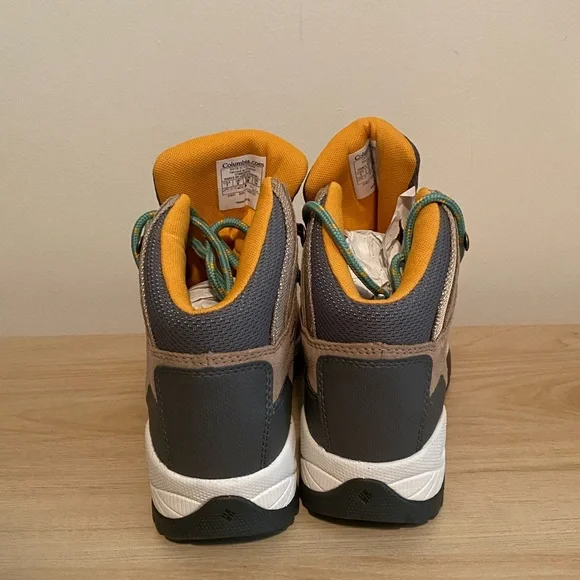 Columbia Women's Newton Ridge Plus Hiking Boots - sz7 - Picture 5 of 7